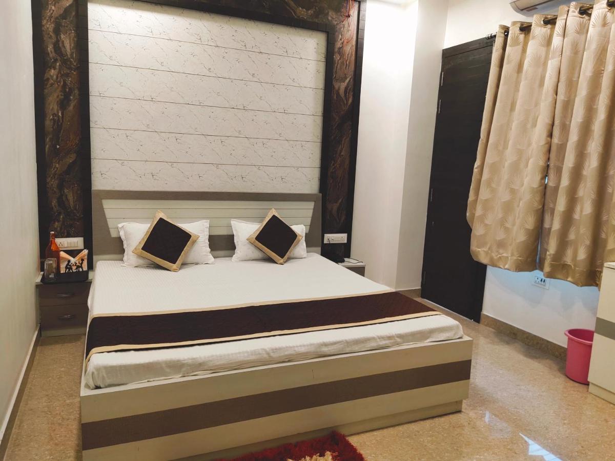 Hotel The Shree Jee Palace Mirzāpur Exteriör bild
