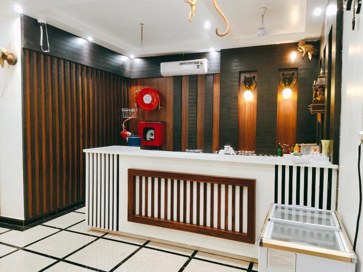 Hotel The Shree Jee Palace Mirzāpur Exteriör bild