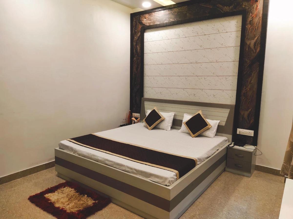 Hotel The Shree Jee Palace Mirzāpur Exteriör bild