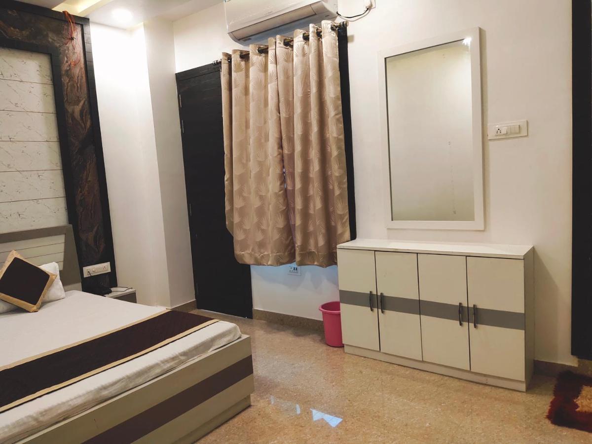 Hotel The Shree Jee Palace Mirzāpur Exteriör bild