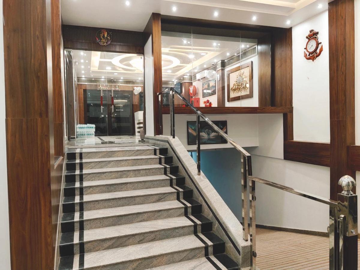 Hotel The Shree Jee Palace Mirzāpur Exteriör bild