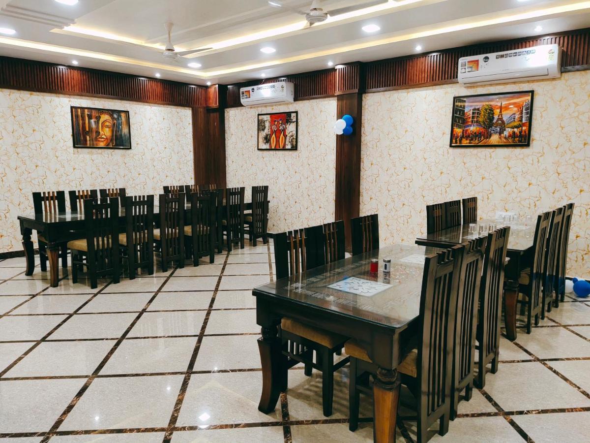 Hotel The Shree Jee Palace Mirzāpur Exteriör bild