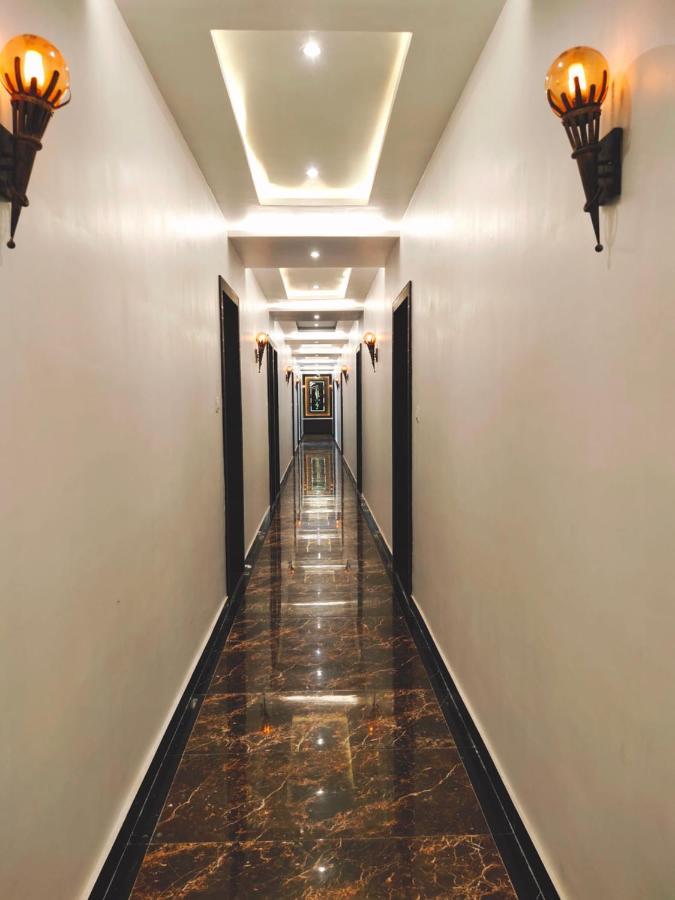 Hotel The Shree Jee Palace Mirzāpur Exteriör bild
