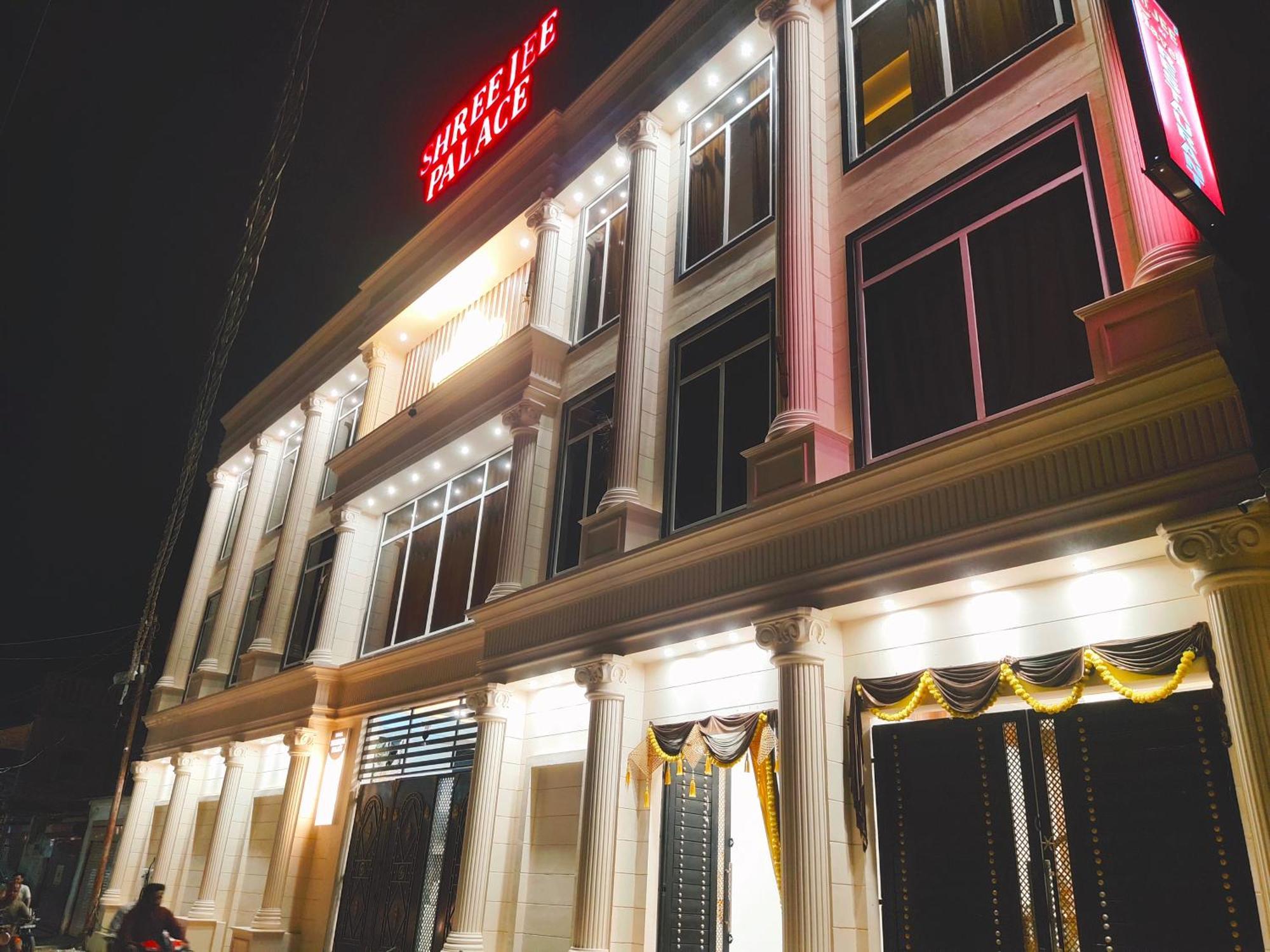 Hotel The Shree Jee Palace Mirzāpur Exteriör bild
